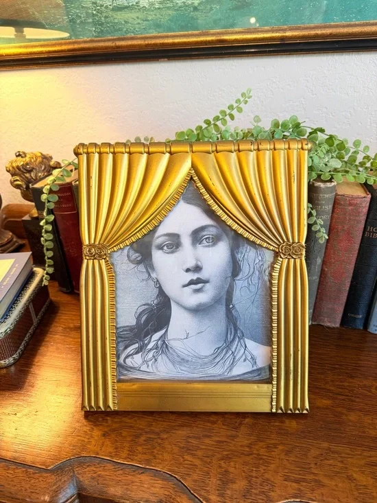 Vintage Gold Curtain-Style Decorative Picture Frame 8 X 10 - Picture 3 of 13